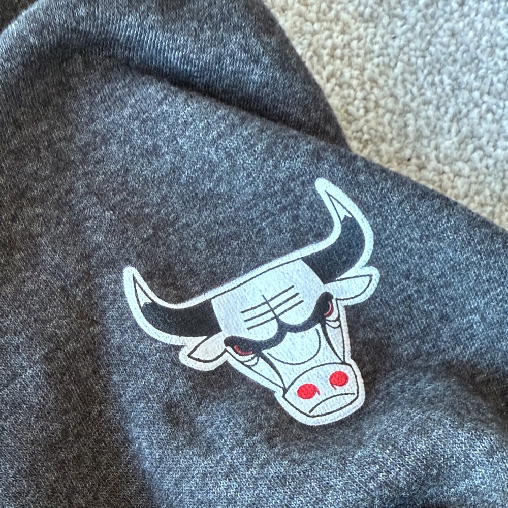 Chicago Bulls Raglan Sweatshirt - Picture 2 of 2